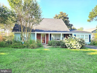13301 Point Pleasant Dr, Fairfax, VA 22033