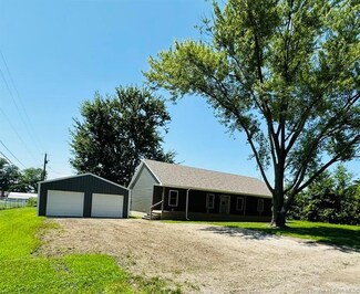 2559 N Melody St, Scottsburg, IN 47170