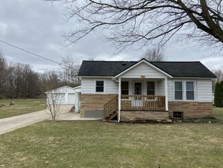 1439 River St, Three Rivers, MI 49093