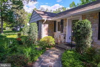 13209 Briarcliff Dr, Hagerstown, MD 21742
