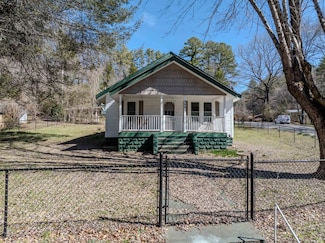 844 Connahetta St, Murphy, NC 28906