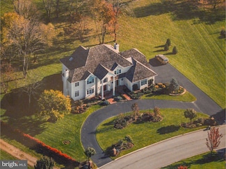 615 Creek Ln, Flourtown, PA 19031