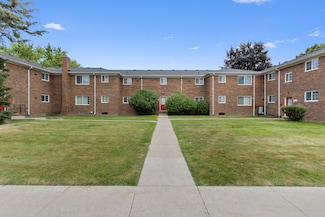 25349 Shiawassee Cir Unit 204, Southfield, MI 48033