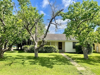 2424 Oaklawn Dr, La Marque, TX 77568