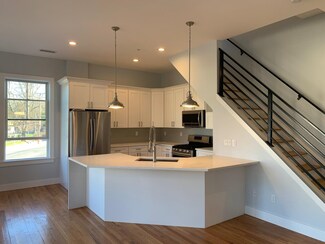 384 Paterson Ave Unit 202, East Rutherford, NJ 07073