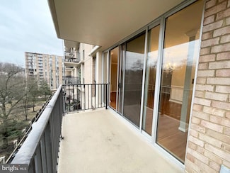 4600 S Four Mile Run Dr Unit 601, Arlington, VA 22204