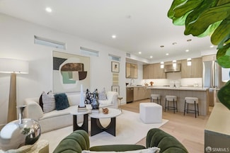 425 1st St Unit 14, Los Altos, CA 94022