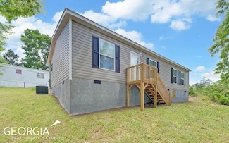 102 Meadowlark Ln, Toccoa, GA 30577