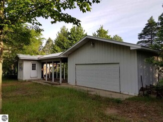 6980 W 16 Rd, Mesick, MI 49668
