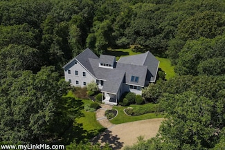 41 Smith Hollow Dr, Edgartown, MA 02539