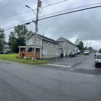 30 Elm St, Walden, NY 12586