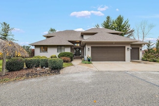 3627 N Sunset Way, Sanford, MI 48657