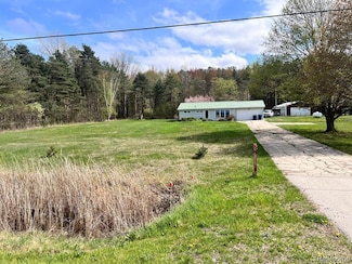 14805 Brady Rd, Chesaning, MI 48616
