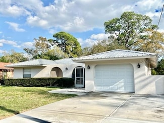 4514 Beacon Dr, Sarasota, FL 34232