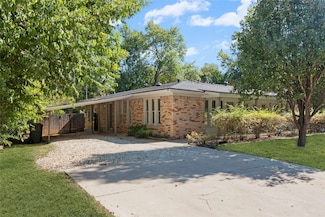 919 N 11th St, Temple, TX 76501