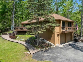 1721 Foxcroft Ct, Harbor Springs, MI 49740