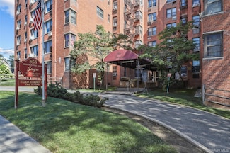 555 Bronx River Rd Unit 1J, Yonkers, NY 10704