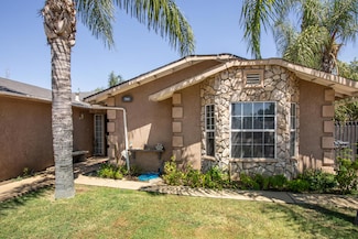 784 N Lillie Ave, Dinuba, CA 93618