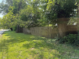 1841 N Warson Rd, Saint Louis, MO 63114