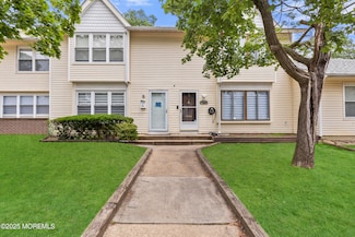 129 Tudor Ct, Lakewood, NJ 08701