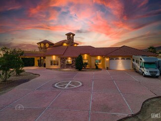 9446 Kern River Ave, Bakersfield, CA 93308
