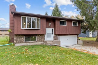4N157 Nugent St, Addison, IL 60101