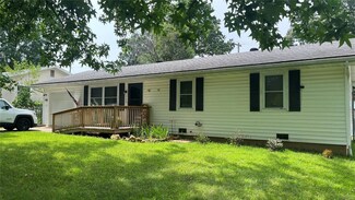 903 E James Blvd, Saint James, MO 65559