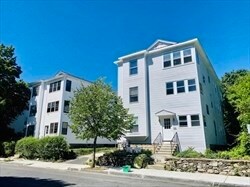 84 Florence St, Worcester, MA 01603