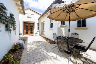 1081 Vintner Blvd, Palm Beach Gardens, FL 33410