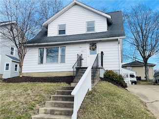 1821 Thornapple Ave, Akron, OH 44301