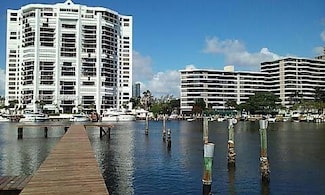 2675 S Parkview Dr, Hallandale Beach, FL 33009