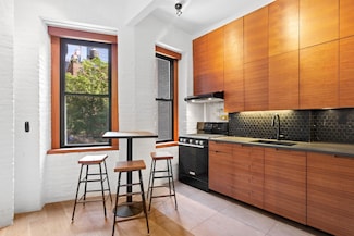 342 W 56th St Unit 2D, New York, NY 10019
