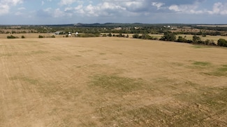 636 Knobbs Rd, McDade, TX 78650
