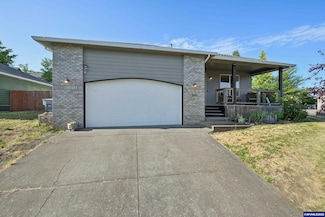 302 NW Elderberry Ln, Dallas, OR 97338