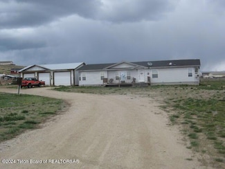 5 Shelley Rd, Boulder, WY 82923