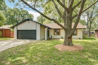 2906 E Eastwood St, Springfield, MO 65804