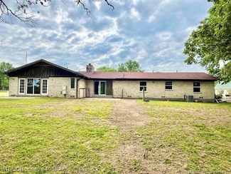 715 W Little Flower Ln, Stigler, OK 74462