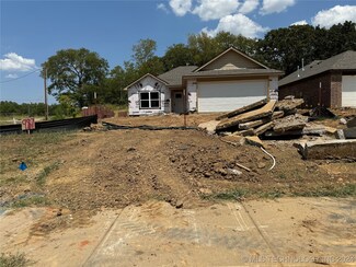 987 W Bryan Ave, Sapulpa, OK 74066