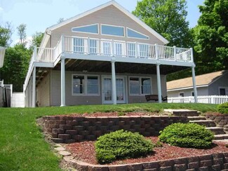 3430 N Skinner Lake Dr W, Albion, IN 46701