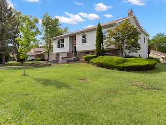 1100 Millbrook Dr, Lake Zurich, IL 60047