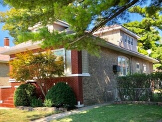 4442 W Leland Ave, Chicago, IL 60630