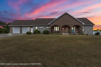 4984 W River Rd, Mount Pleasant, MI 48858