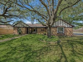 777 NW Charlyne Dr, Burleson, TX 76028