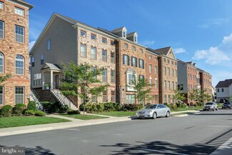 22615 Naugatuck Square, Ashburn, VA 20148