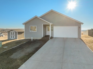 21 Meadow View Ct, Burlington, ND 58722