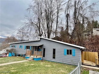 605 Jeanette Ave, Martins Ferry, OH 43935