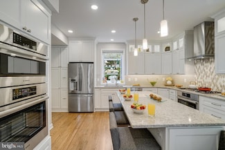 6869 Washington Blvd, Arlington, VA 22213
