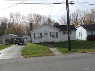 610 Moore St, Albion, NY 14411
