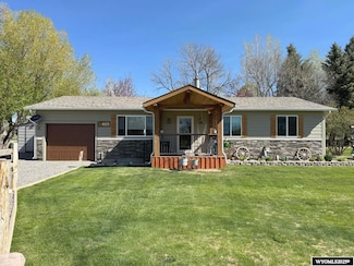 415 Country Club Dr, Riverton, WY 82501