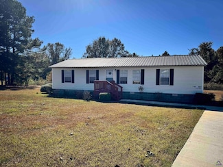 50 River Chase Dr, Hawkinsville, GA 31036